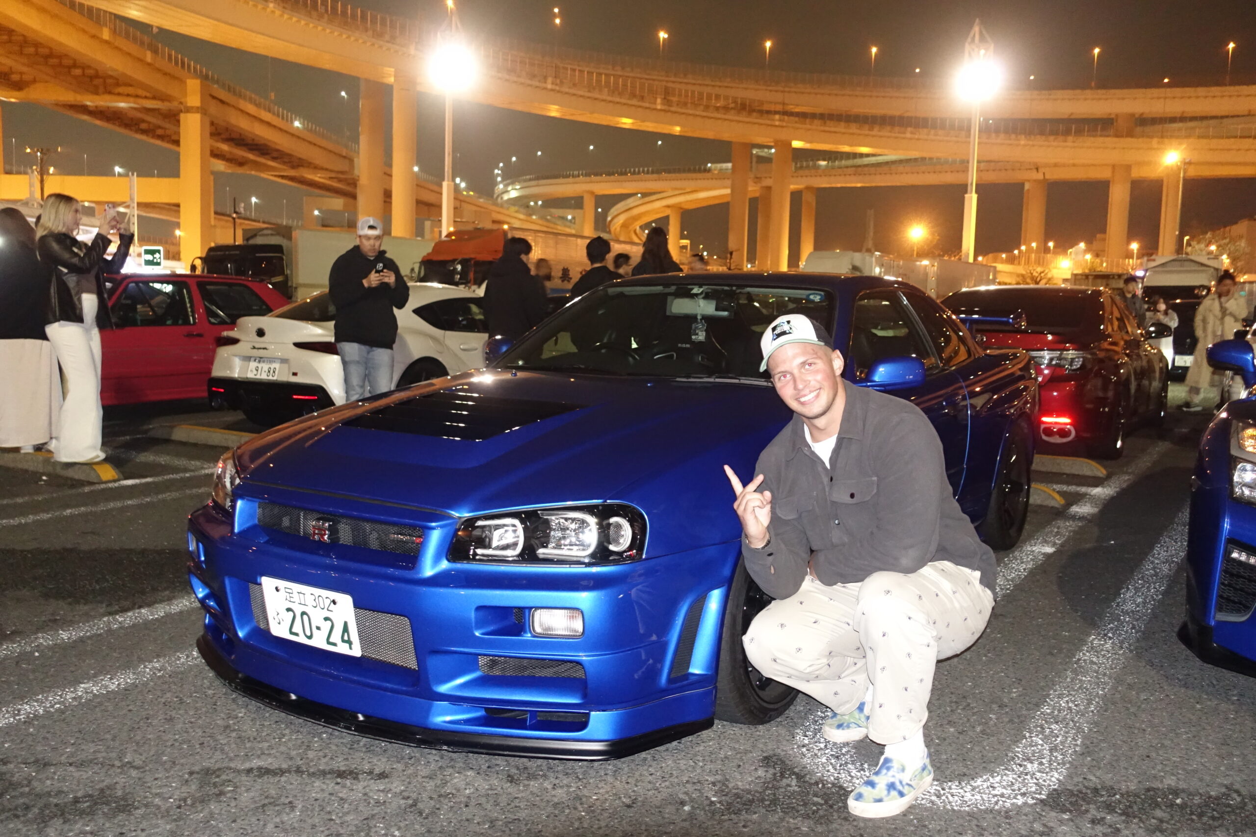 Tokyo GTR Tour – GT-R night drive at Daikoku PA