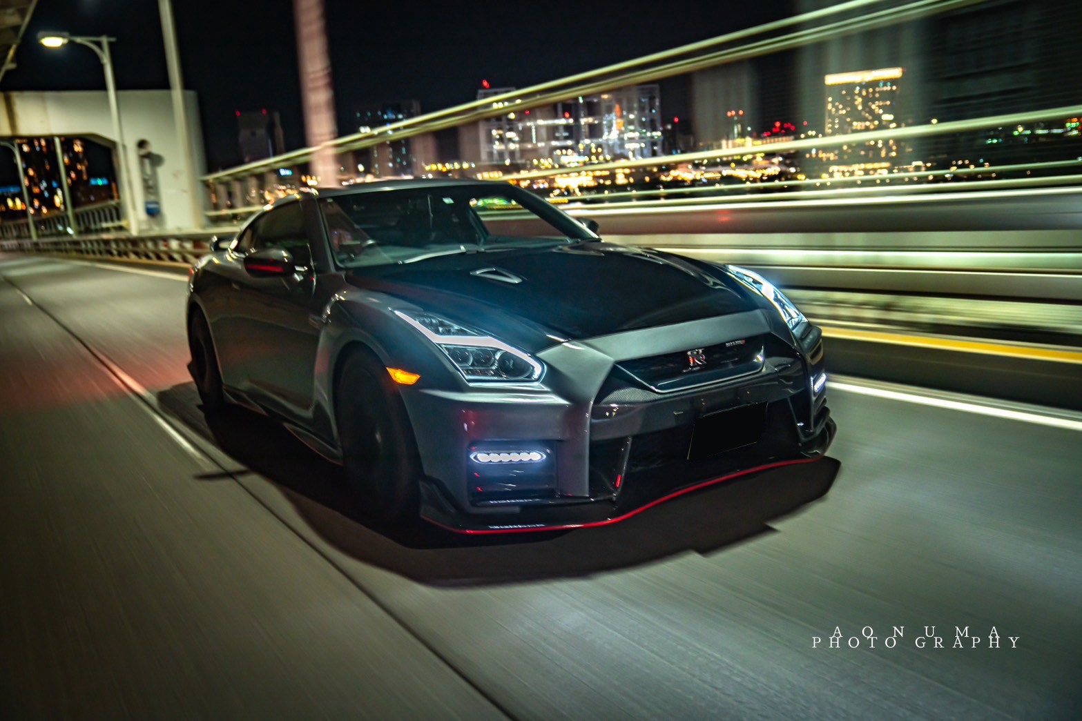 Nissan GT-R R35 driving in Tokyo at night