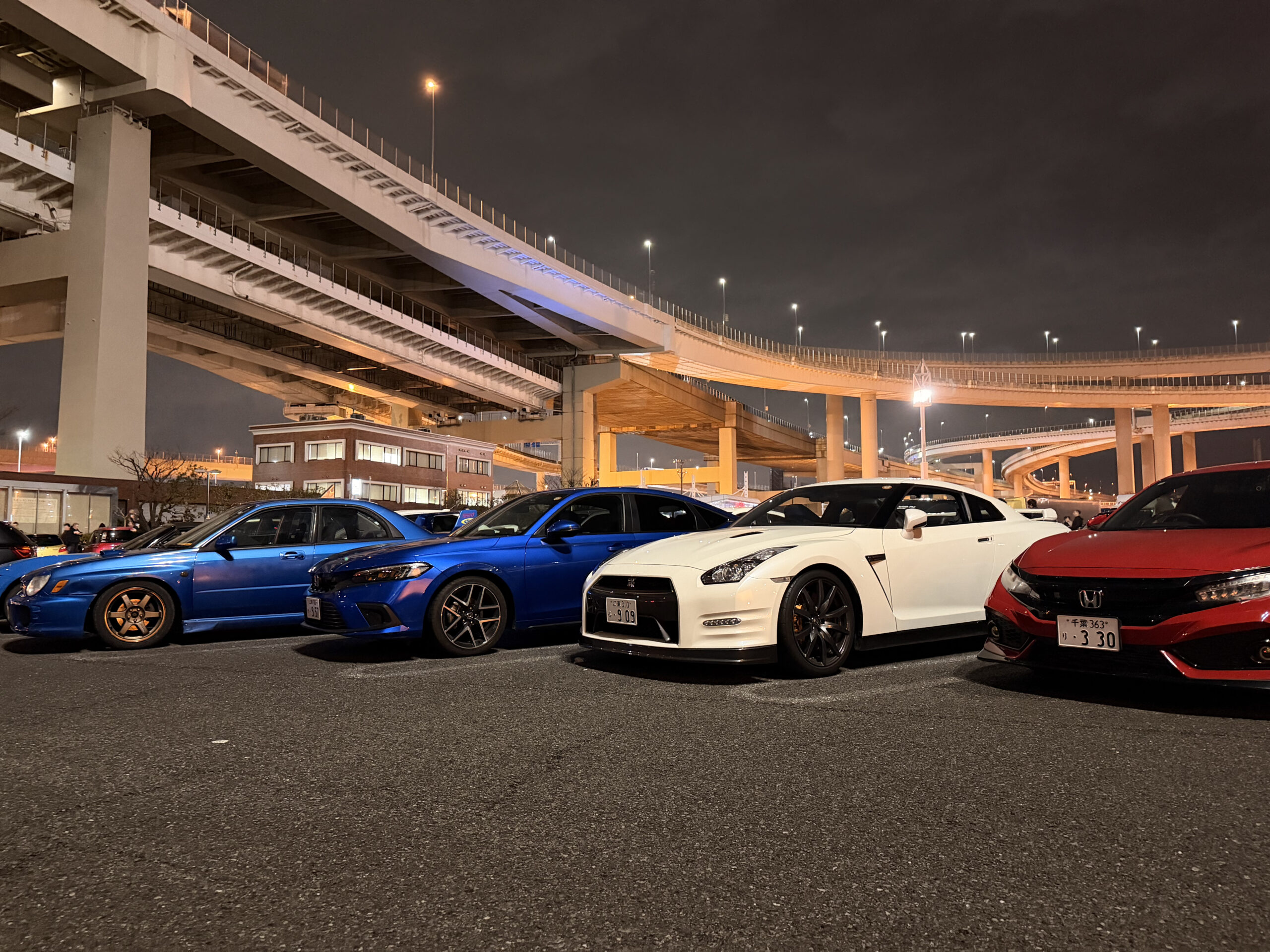 Daikoku PA car meet at night