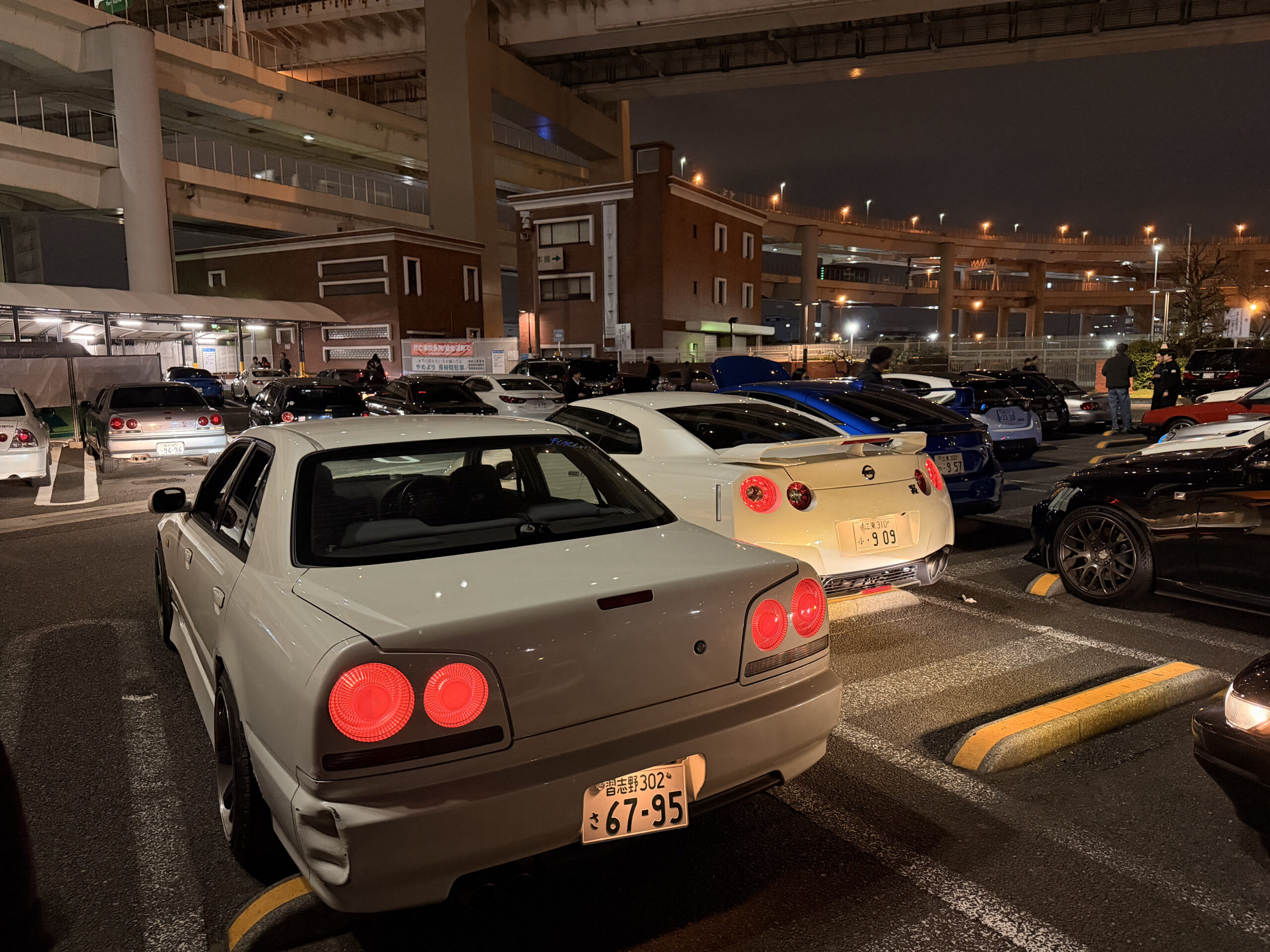 Night atmosphere at Daikoku Parking Area