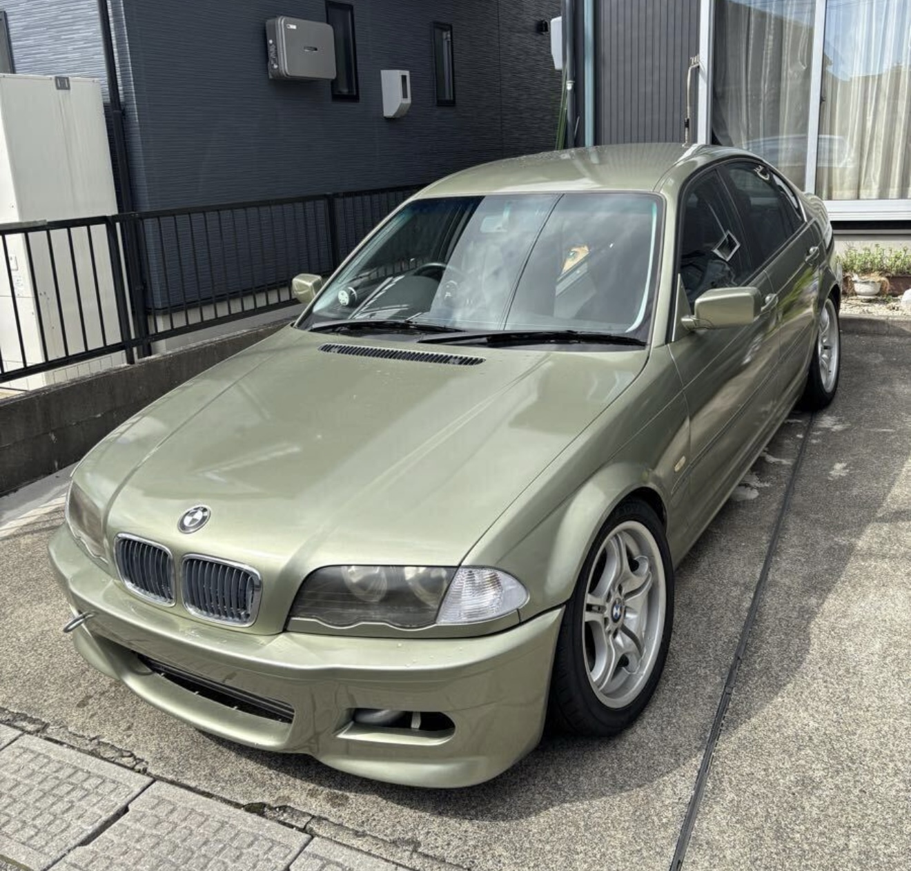 BMW E46 with a Nissan SR20DET engine swap at night