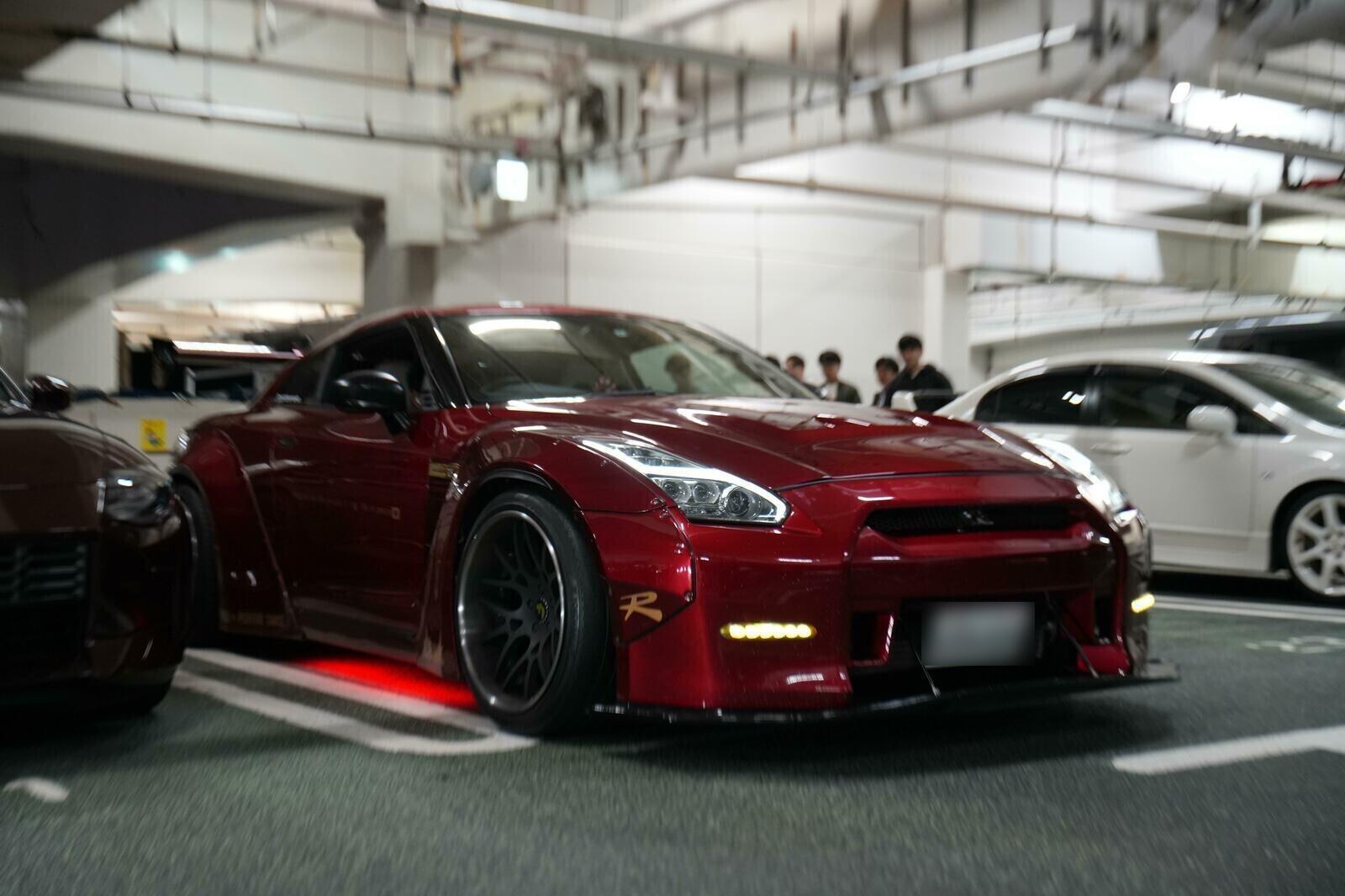 Liberty Walk Nissan GT-R R35 widebody custom supercar