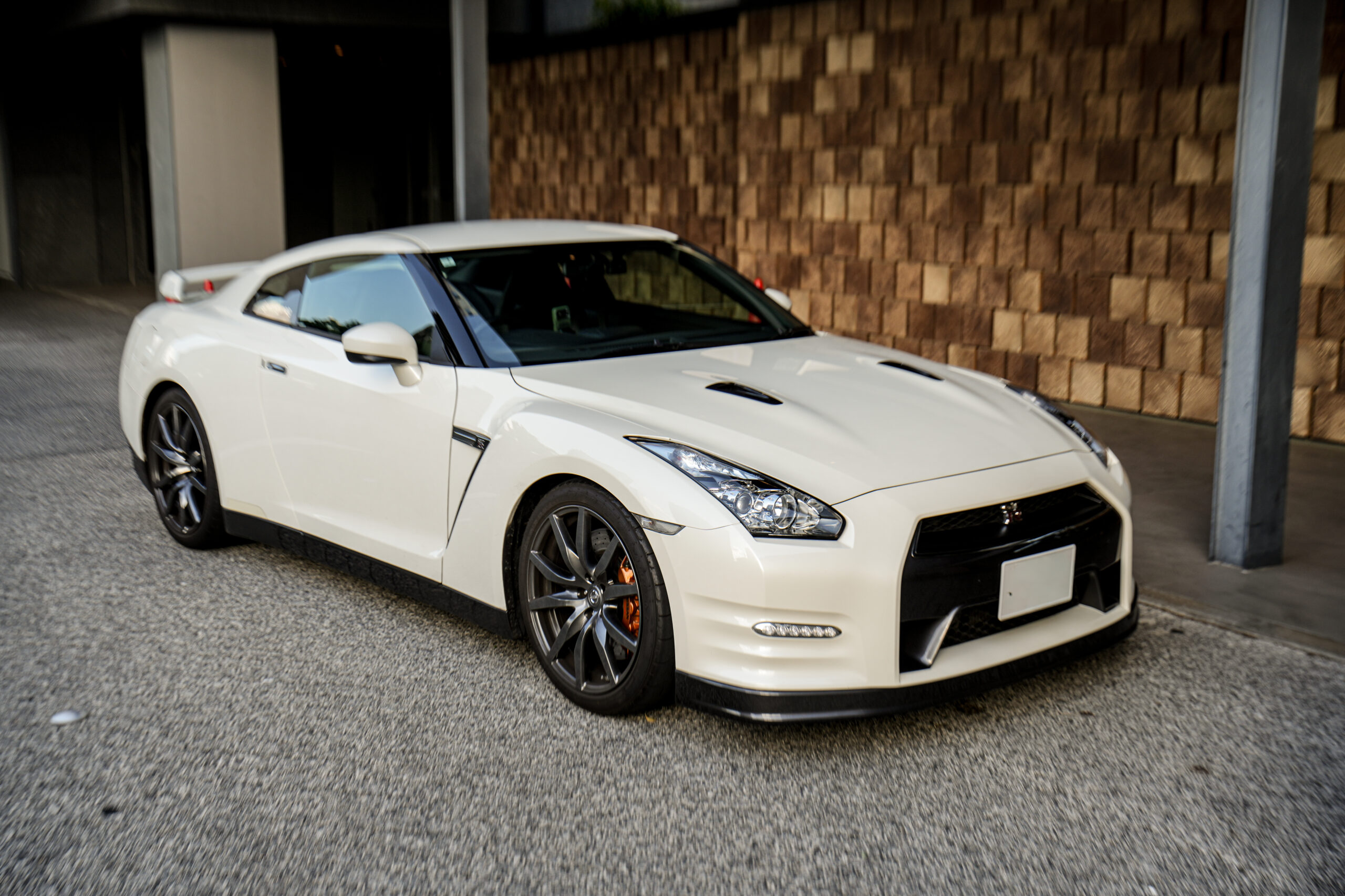 Nissan GT-R R35 Angle 3