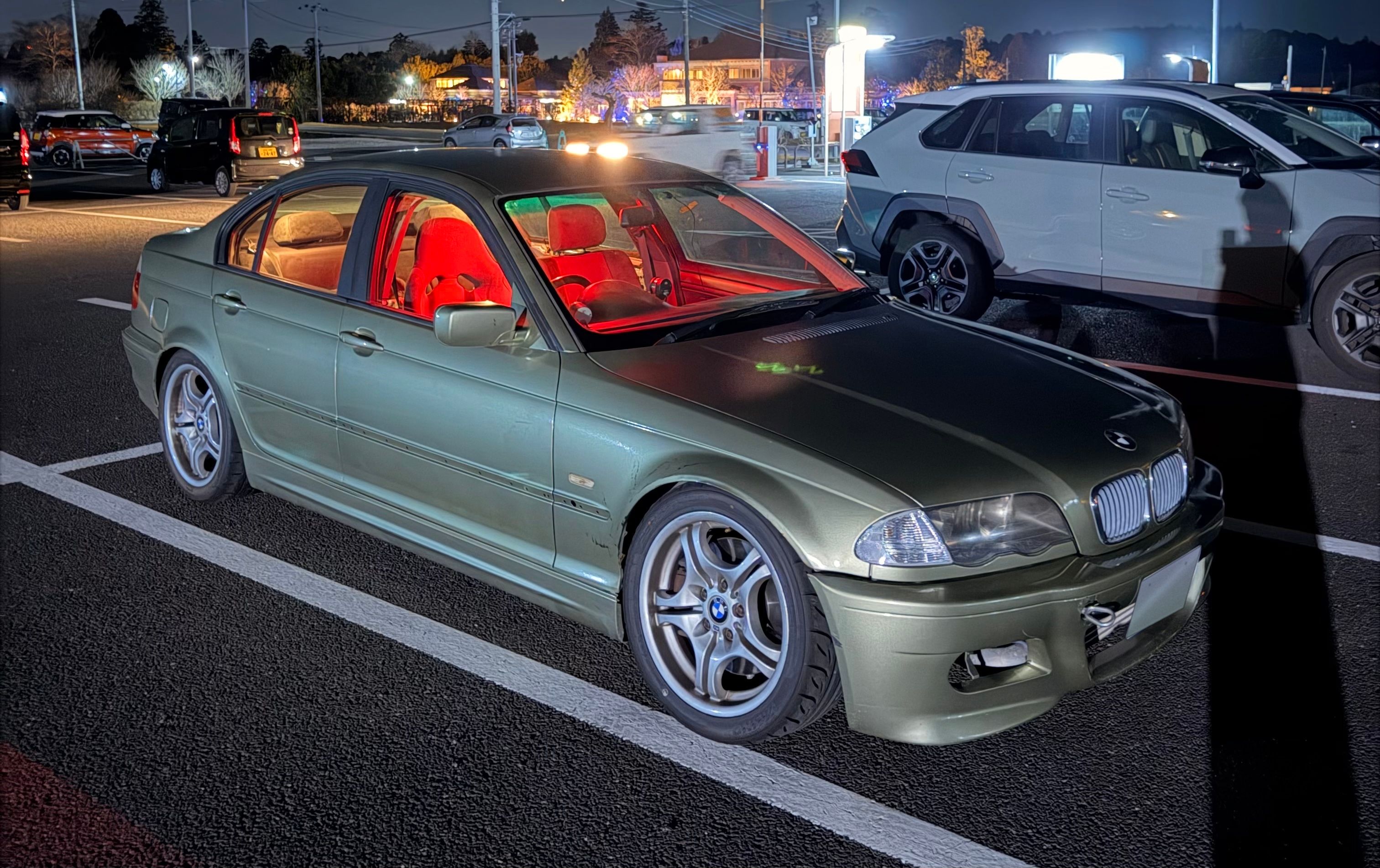 BMW E46 with a Nissan SR20DET engine swap at night
